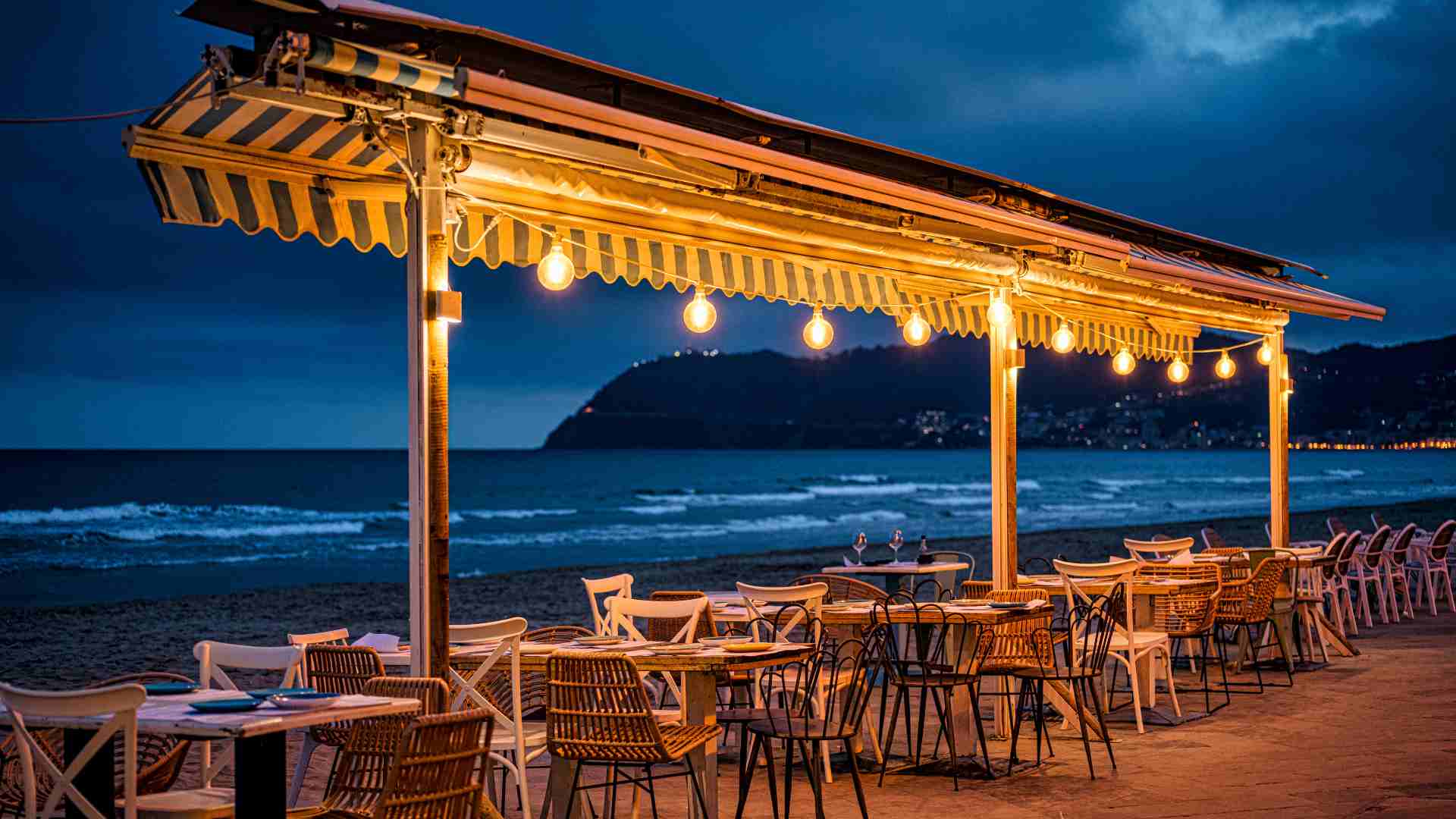 Beach side Restaurant with View